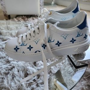 Louis Vuitton Blue Ombre Monogram Sneakers!